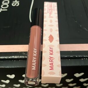 Mary Kay Matte Liquid Lipstick (Soft Fawn)